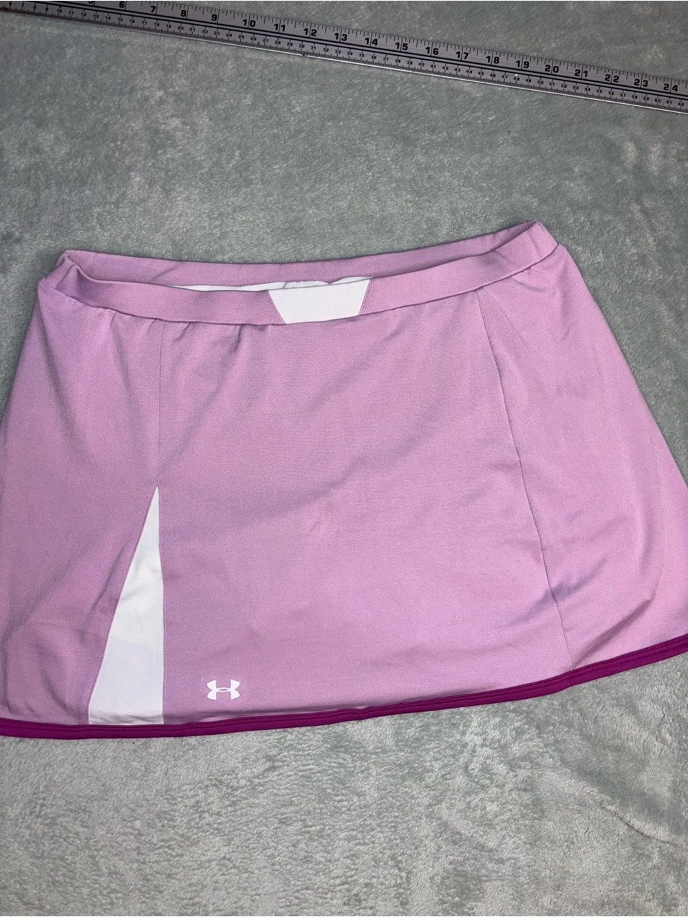 Pink underarmor skirt size large